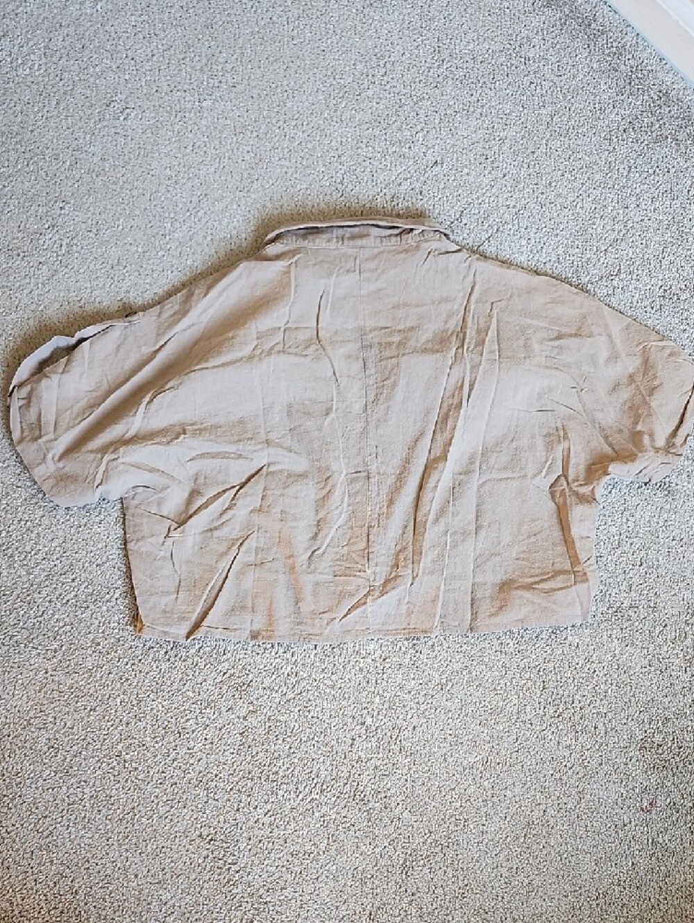 SHEIN Beige Crop Button-Up Top and Elastic Waist Shorts Set B. - Picture 7 of 9